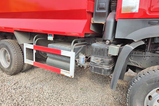 SINOTRUK Howo 371 10 Wheeler Used Dump Trucks for Sale in Congo - Kallurauto: pilt 5 SINOTRUK Howo 371 10 Wheeler Used Dump Trucks for Sale in Congo - Kallurauto: pilt 5