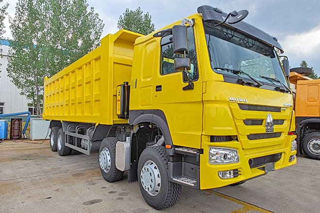 SINOTRUK Howo 430 8x4 Dump Truck Price for Sale in Senegal - Kallurauto: pilt 1 SINOTRUK Howo 430 8x4 Dump Truck Price for Sale in Senegal - Kallurauto: pilt 1