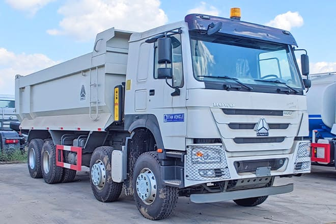 SINOTRUK Howo 8x4 Tipper Truck for Sale in Guinea - Kallurauto: pilt 3 SINOTRUK Howo 8x4 Tipper Truck for Sale in Guinea - Kallurauto: pilt 3