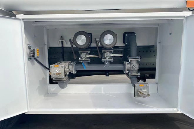 SINOTRUK Howo Stainless Steel Fuel Tanks for Trucks for Sale in Paraguay - Tsisternauto: pilt 4 SINOTRUK Howo Stainless Steel Fuel Tanks for Trucks for Sale in Paraguay - Tsisternauto: pilt 4