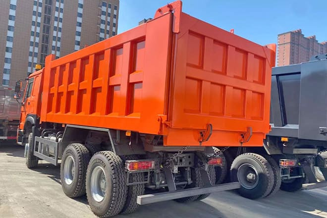 SINOTRUK Sinotruk Howo 336 6X4 Tipper for Sale in Ghana - Kallurauto: pilt 2 SINOTRUK Sinotruk Howo 336 6X4 Tipper for Sale in Ghana - Kallurauto: pilt 2