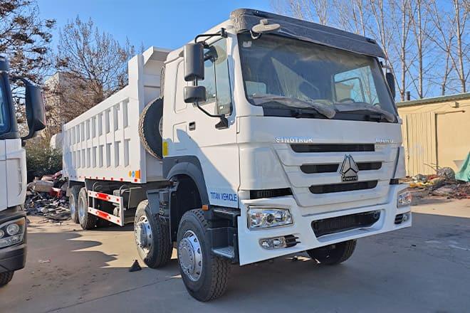 SINOTRUK Sinotruk Howo 371 8x4 Dump Truck for Sale in Libya - Kallurauto: pilt 1 SINOTRUK Sinotruk Howo 371 8x4 Dump Truck for Sale in Libya - Kallurauto: pilt 1