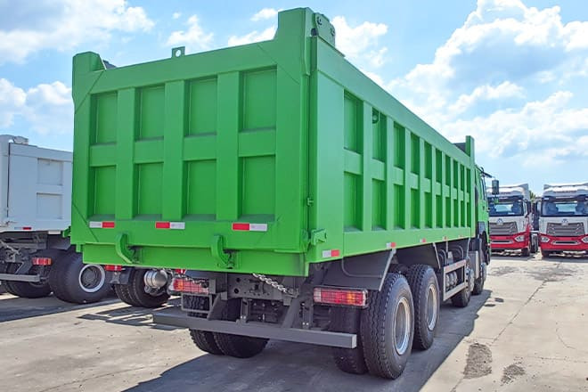 SINOTRUK Sinotruk Howo 8x4 Dump Truck for Sale Near Me in Ghana - Kallurauto: pilt 2 SINOTRUK Sinotruk Howo 8x4 Dump Truck for Sale Near Me in Ghana - Kallurauto: pilt 2