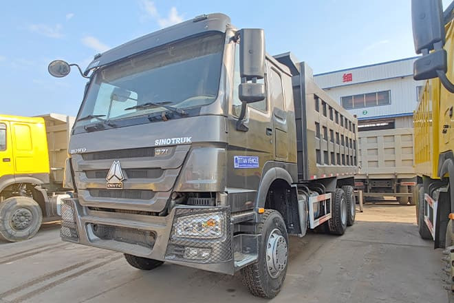 SINOTRUK Used Howo 10 Wheeler Tipper Truck Price for Sale in Nigeria - Kallurauto: pilt 1 SINOTRUK Used Howo 10 Wheeler Tipper Truck Price for Sale in Nigeria - Kallurauto: pilt 1