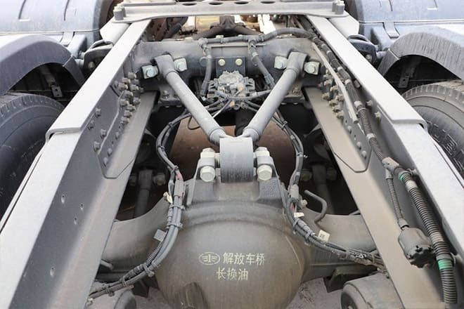 FAW Faw J6P 6X4 Tractor Head for Sale in Angola - Sadulveok: pilt 4 FAW Faw J6P 6X4 Tractor Head for Sale in Angola - Sadulveok: pilt 4