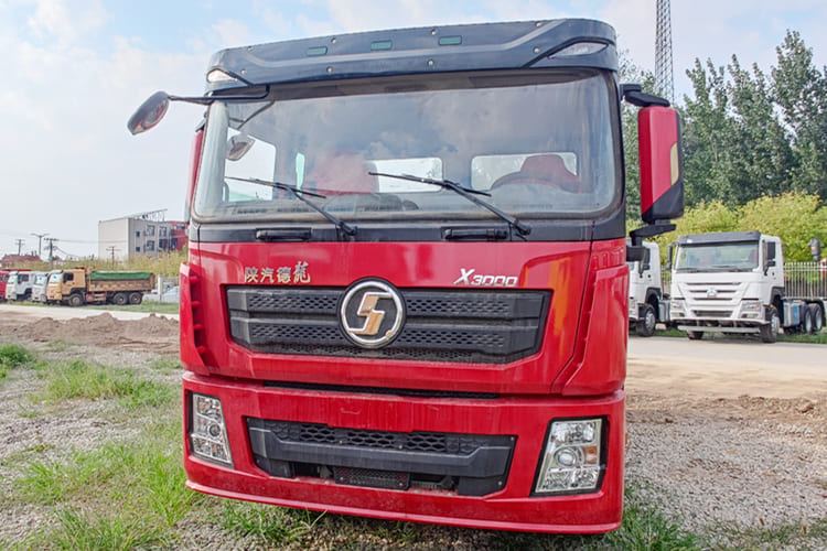 SHACMAN Second Hand Shacman Tractor Trailer for Sale in Tanzania - Sadulveok: pilt 2 SHACMAN Second Hand Shacman Tractor Trailer for Sale in Tanzania - Sadulveok: pilt 2