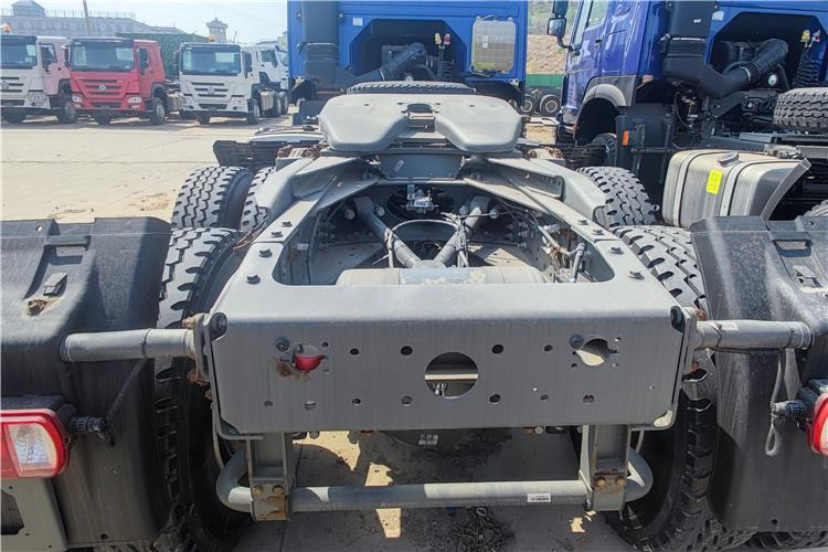 Sinotruk Used Howo 400hp 6x4 Truck Tractor for Sale In Nigeria - Sadulveok: pilt 3 Sinotruk Used Howo 400hp 6x4 Truck Tractor for Sale In Nigeria - Sadulveok: pilt 3
