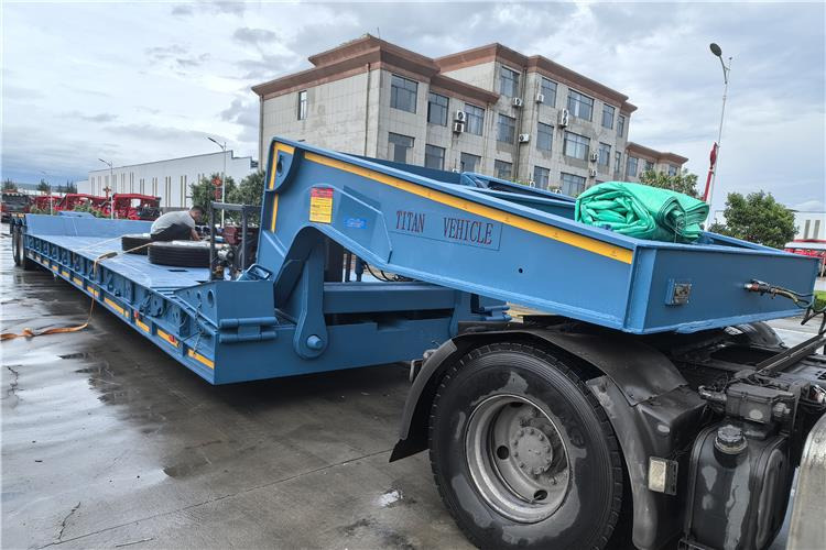TITAN 2 Axle 80 Ton Detachable Gooseneck Trailer for Sale In Nigeria - Madal platvormpoolhaagis: pilt 3 TITAN 2 Axle 80 Ton Detachable Gooseneck Trailer for Sale In Nigeria - Madal platvormpoolhaagis: pilt 3