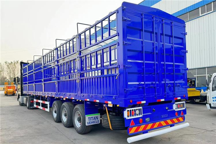 TITAN 3 Axle Cargo Fence Trailer with Air Suspension Transport Animal - Loomaveo poolhaagis: pilt 2 TITAN 3 Axle Cargo Fence Trailer with Air Suspension Transport Animal - Loomaveo poolhaagis: pilt 2