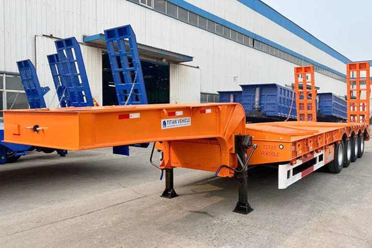 TITAN 4 Axle Lowbed Truck for Sale in Ghana - Madal platvormpoolhaagis: pilt 1 TITAN 4 Axle Lowbed Truck for Sale in Ghana - Madal platvormpoolhaagis: pilt 1
