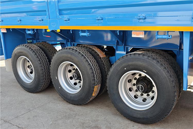 TITAN 60 Ton Fence Cargo Semi Trailer for Sale in Tanzania - Loomaveo poolhaagis: pilt 4 TITAN 60 Ton Fence Cargo Semi Trailer for Sale in Tanzania - Loomaveo poolhaagis: pilt 4
