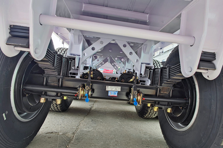 TITAN Cargo Trailer for Sale in Saudi Arabia - Loomaveo poolhaagis: pilt 4 TITAN Cargo Trailer for Sale in Saudi Arabia - Loomaveo poolhaagis: pilt 4