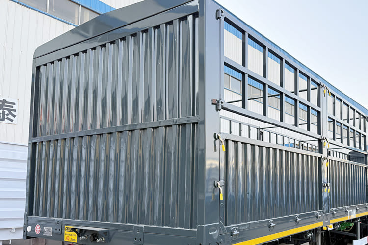 TITAN Fence Semi Trailer for Sale in Kenya - Loomaveo poolhaagis: pilt 4 TITAN Fence Semi Trailer for Sale in Kenya - Loomaveo poolhaagis: pilt 4