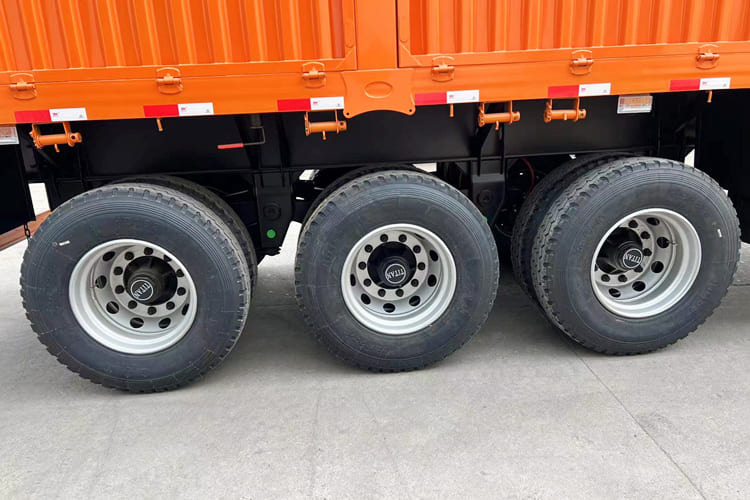 TITAN Fence Trailer for Sale in Saudi Arabia - Loomaveo poolhaagis: pilt 5 TITAN Fence Trailer for Sale in Saudi Arabia - Loomaveo poolhaagis: pilt 5