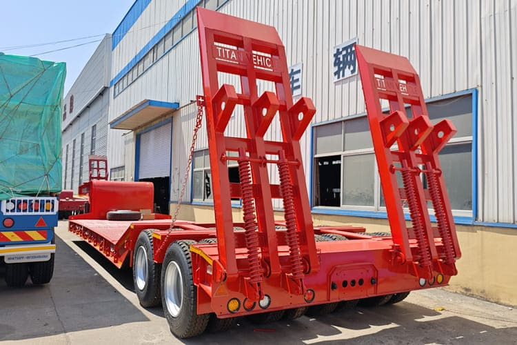 TITAN Lowbed Trailer for Sale in Saudi Arabia - Madal platvormpoolhaagis: pilt 1 TITAN Lowbed Trailer for Sale in Saudi Arabia - Madal platvormpoolhaagis: pilt 1