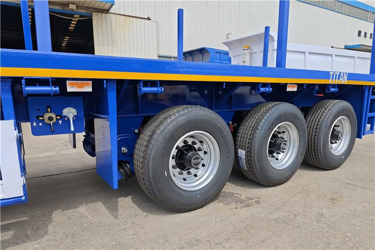 TITAN Tri Axle 40 foot Semi Truck Flatbed Trailer In Sierra Leone - Šassii poolhaagis: pilt 4 TITAN Tri Axle 40 foot Semi Truck Flatbed Trailer In Sierra Leone - Šassii poolhaagis: pilt 4
