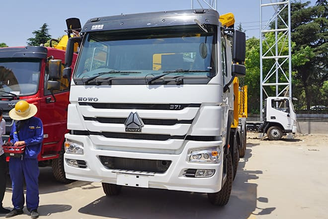 XCMG 20Ft Container Side Lift Truck for Sale in Guyana - Konteinerveduk/ Tõstukiga veoauto: pilt 4 XCMG 20Ft Container Side Lift Truck for Sale in Guyana - Konteinerveduk/ Tõstukiga veoauto: pilt 4