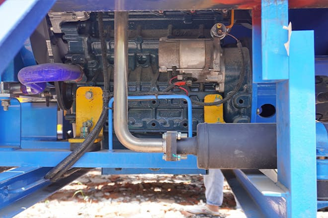 XCMG 37 Ton Side Lifter Truck for Sale in Angola - Konteinerveduk/ Tõstukiga veoauto: pilt 4 XCMG 37 Ton Side Lifter Truck for Sale in Angola - Konteinerveduk/ Tõstukiga veoauto: pilt 4