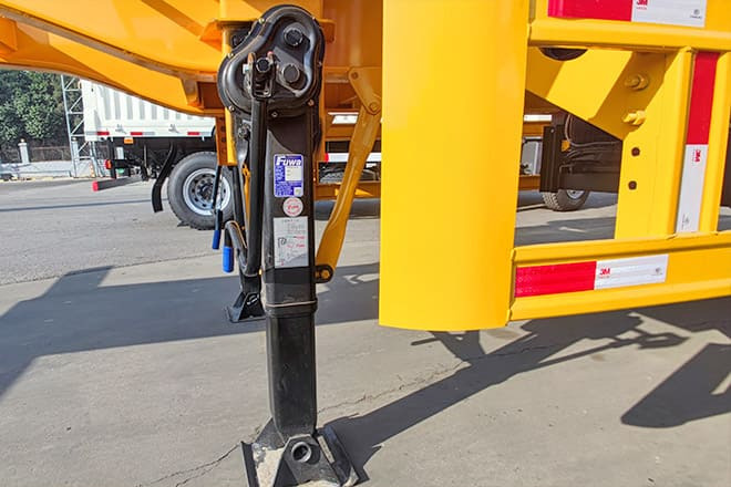 XCMG 40 Ton Sidelifter Container Trailer for Sale in Guyana - Konteinerveduk/ Tõstukiga poolhaagis: pilt 4 XCMG 40 Ton Sidelifter Container Trailer for Sale in Guyana - Konteinerveduk/ Tõstukiga poolhaagis: pilt 4