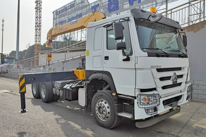 XCMG Lorry Mounted Crane for Sale in Brazil - Kraanaga veoauto: pilt 2 XCMG Lorry Mounted Crane for Sale in Brazil - Kraanaga veoauto: pilt 2