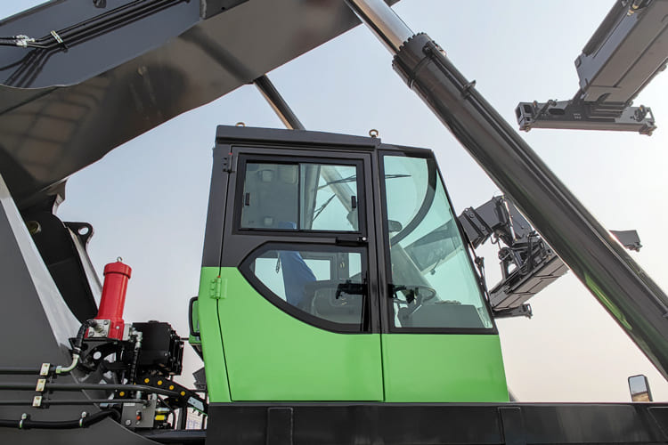 XCMG Reach Stacker Price for Sale in Guyana - Konteinerite käitleja: pilt 4 XCMG Reach Stacker Price for Sale in Guyana - Konteinerite käitleja: pilt 4
