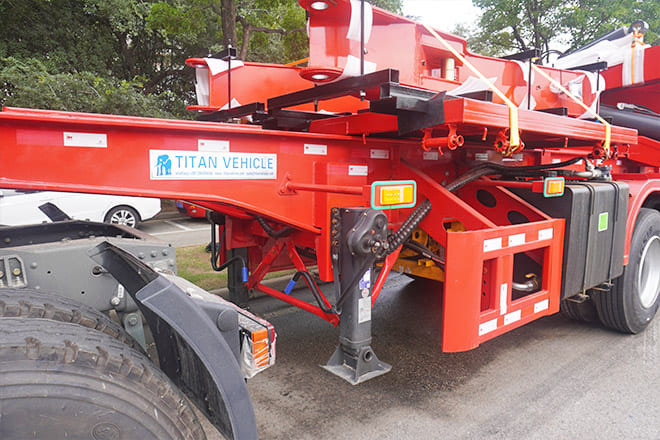 XCMG XCMG Side Loader Container Transport for Sale in Papua New Guinea - Konteinerveduk/ Tõstukiga poolhaagis: pilt 2 XCMG XCMG Side Loader Container Transport for Sale in Papua New Guinea - Konteinerveduk/ Tõstukiga poolhaagis: pilt 2