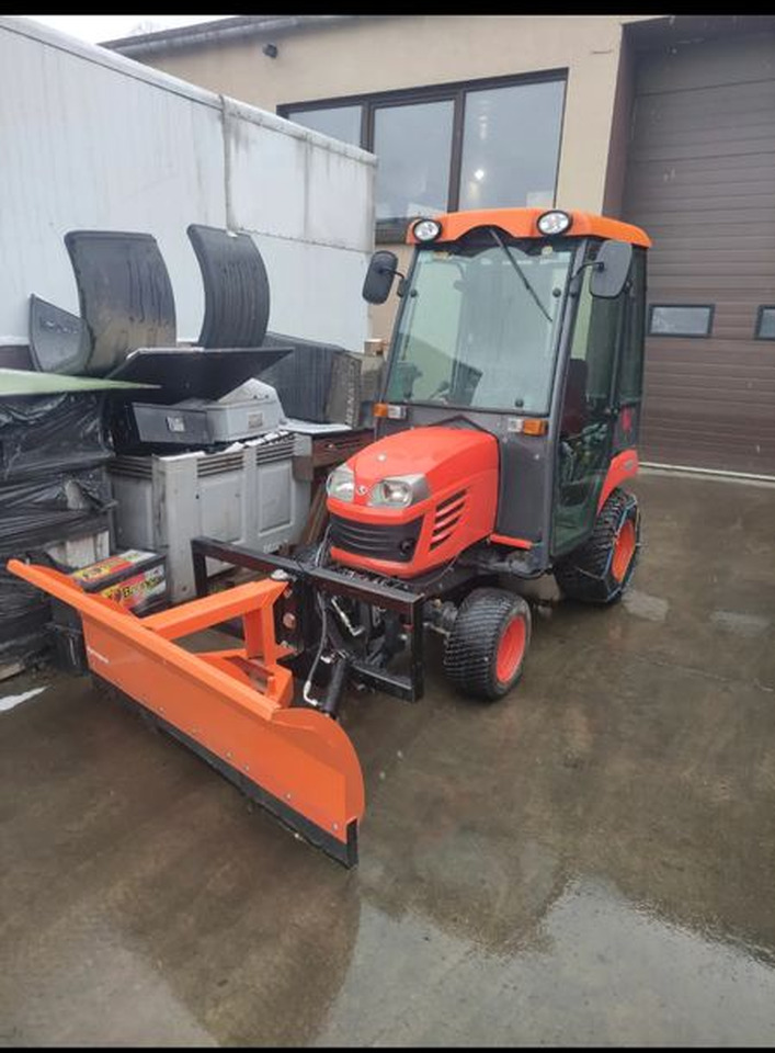 Kubota BX350 4x4 Traktorek komunalny kosiarka pług piaskarka pełen osprzęt - Munitsipaaltraktor: pilt 3 Kubota BX350 4x4 Traktorek komunalny kosiarka pług piaskarka pełen osprzęt - Munitsipaaltraktor: pilt 3