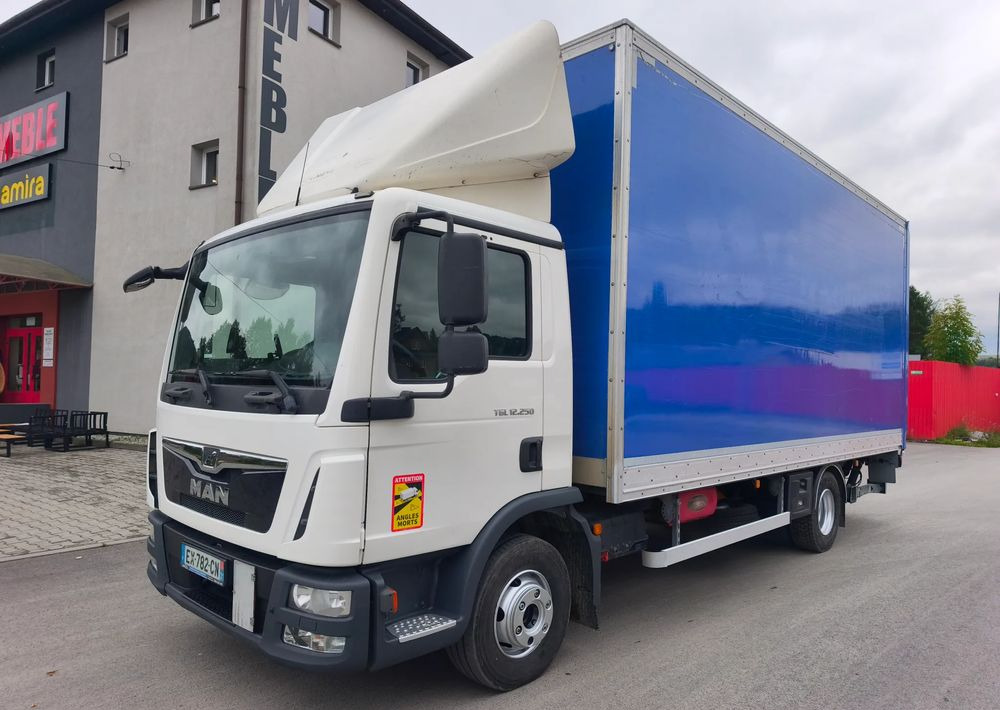 MAN TGL 12.250 kontener 6,2 , winda - Kasti veoauto: pilt 1 MAN TGL 12.250 kontener 6,2 , winda - Kasti veoauto: pilt 1