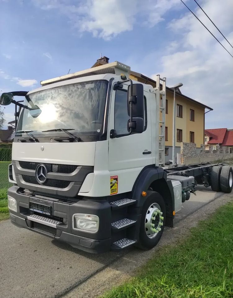 Mercedes-Benz AXOR 1829 rama do zabudowy blokada mostu - Kabiinišassiiga veoauto: pilt 4 Mercedes-Benz AXOR 1829 rama do zabudowy blokada mostu - Kabiinišassiiga veoauto: pilt 4