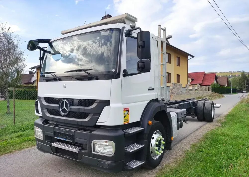 Mercedes-Benz AXOR 1829 rama do zabudowy blokada mostu - Kabiinišassiiga veoauto: pilt 1 Mercedes-Benz AXOR 1829 rama do zabudowy blokada mostu - Kabiinišassiiga veoauto: pilt 1