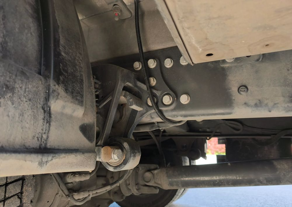 Renault GAMA D 12.210 chłodnia izoterma 14 palet poduszka - Külmutiga veoauto: pilt 4 Renault GAMA D 12.210 chłodnia izoterma 14 palet poduszka - Külmutiga veoauto: pilt 4