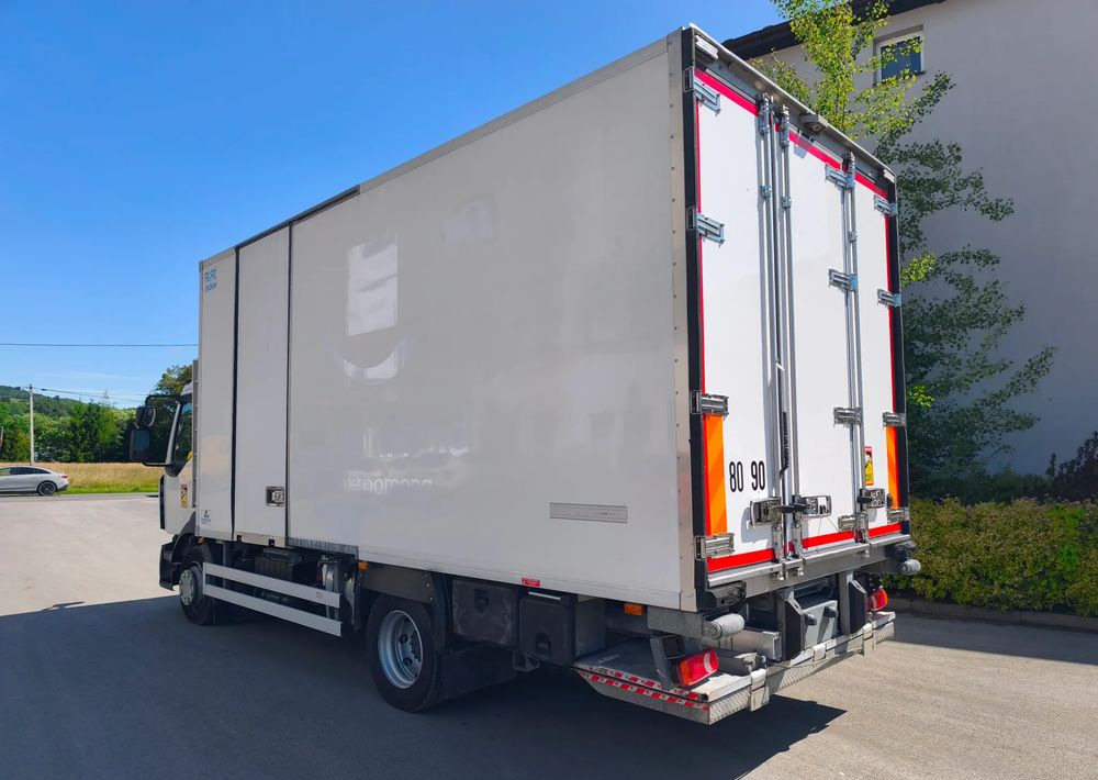 Renault GAMA D 12.210 chłodnia izoterma 14 palet poduszka - Külmutiga veoauto: pilt 2 Renault GAMA D 12.210 chłodnia izoterma 14 palet poduszka - Külmutiga veoauto: pilt 2