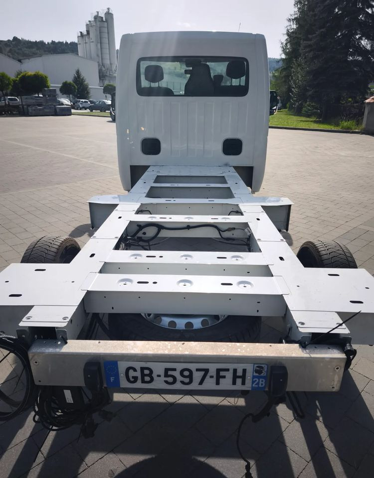 Renault MASTER 2,3 rama do zabudowy po obsłudze gotowy do jazdy - Kabiinišassiiga veoauto: pilt 5 Renault MASTER 2,3 rama do zabudowy po obsłudze gotowy do jazdy - Kabiinišassiiga veoauto: pilt 5