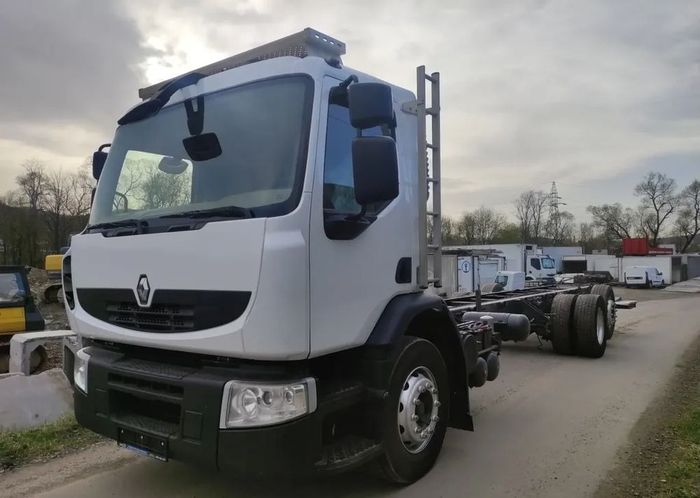 Renault Premium 26.380 Dxi 6x2 rama do zabudowy - Kabiinišassiiga veoauto: pilt 2 Renault Premium 26.380 Dxi 6x2 rama do zabudowy - Kabiinišassiiga veoauto: pilt 2
