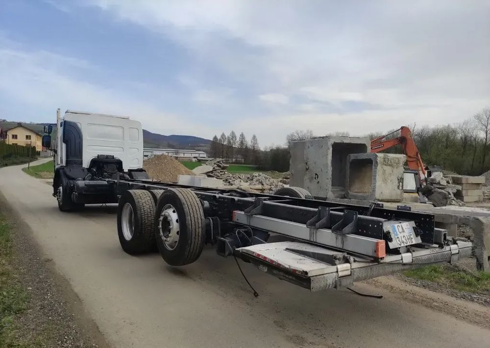 Renault Premium 26.380 Dxi  6x2 rama do zabudowy - Kabiinišassiiga veoauto: pilt 4 Renault Premium 26.380 Dxi  6x2 rama do zabudowy - Kabiinišassiiga veoauto: pilt 4