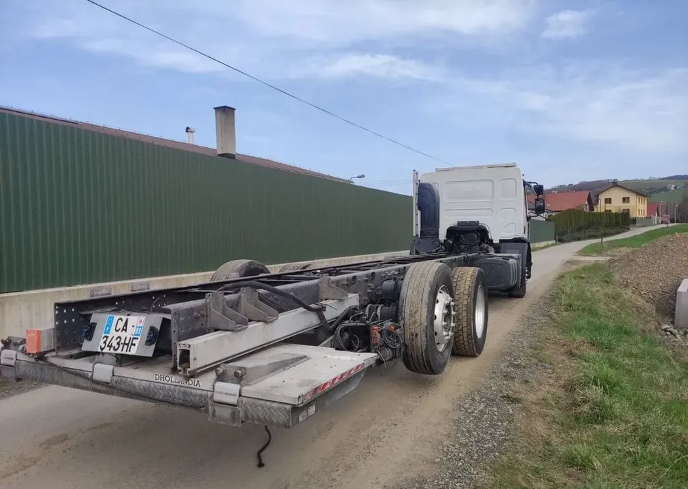 Renault Premium 26.380 Dxi 6x2 rama do zabudowy - Kabiinišassiiga veoauto: pilt 3 Renault Premium 26.380 Dxi 6x2 rama do zabudowy - Kabiinišassiiga veoauto: pilt 3
