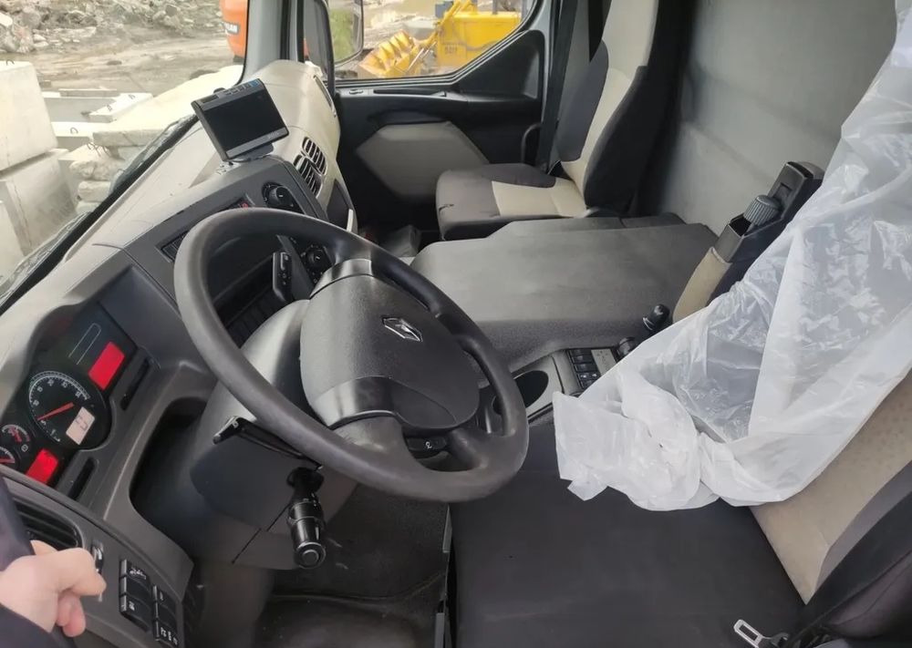 Renault Premium 26.380 Dxi 6x2 rama do zabudowy - Kabiinišassiiga veoauto: pilt 5 Renault Premium 26.380 Dxi 6x2 rama do zabudowy - Kabiinišassiiga veoauto: pilt 5