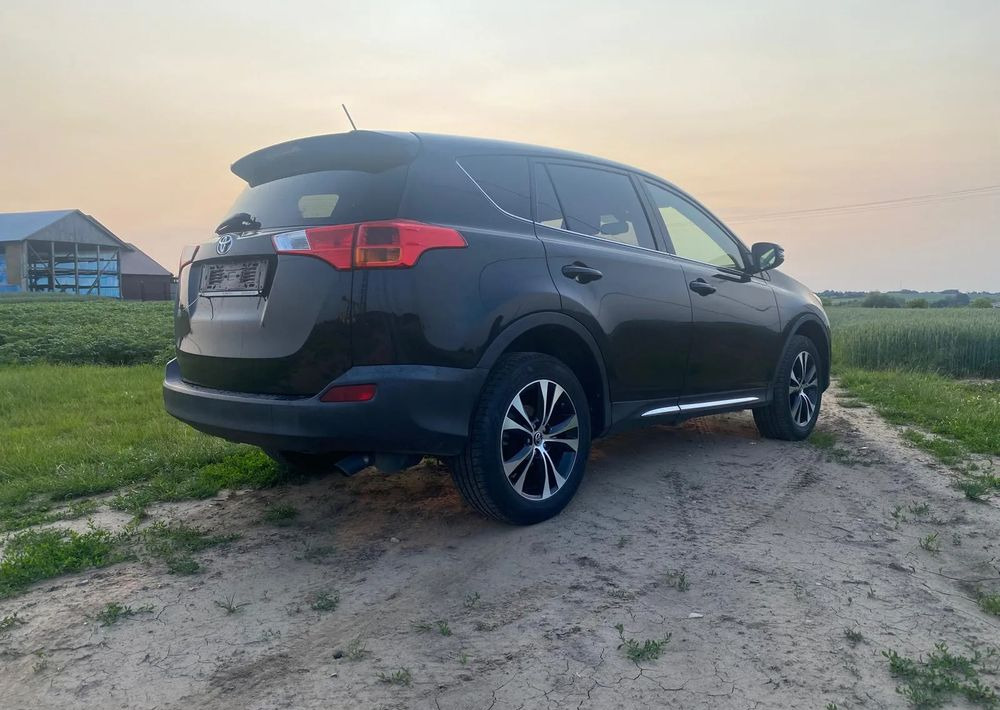Toyota RAV4 2.0 D-4D 4x4 - Maastur: pilt 2 Toyota RAV4 2.0 D-4D 4x4 - Maastur: pilt 2