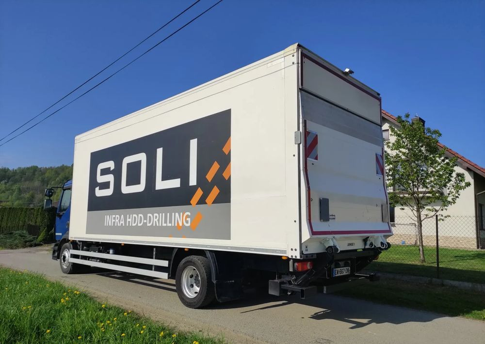 Volvo FL 12.240 klima blokada kontener 18 pal kurierka - Kasti veoauto: pilt 5 Volvo FL 12.240 klima blokada kontener 18 pal kurierka - Kasti veoauto: pilt 5