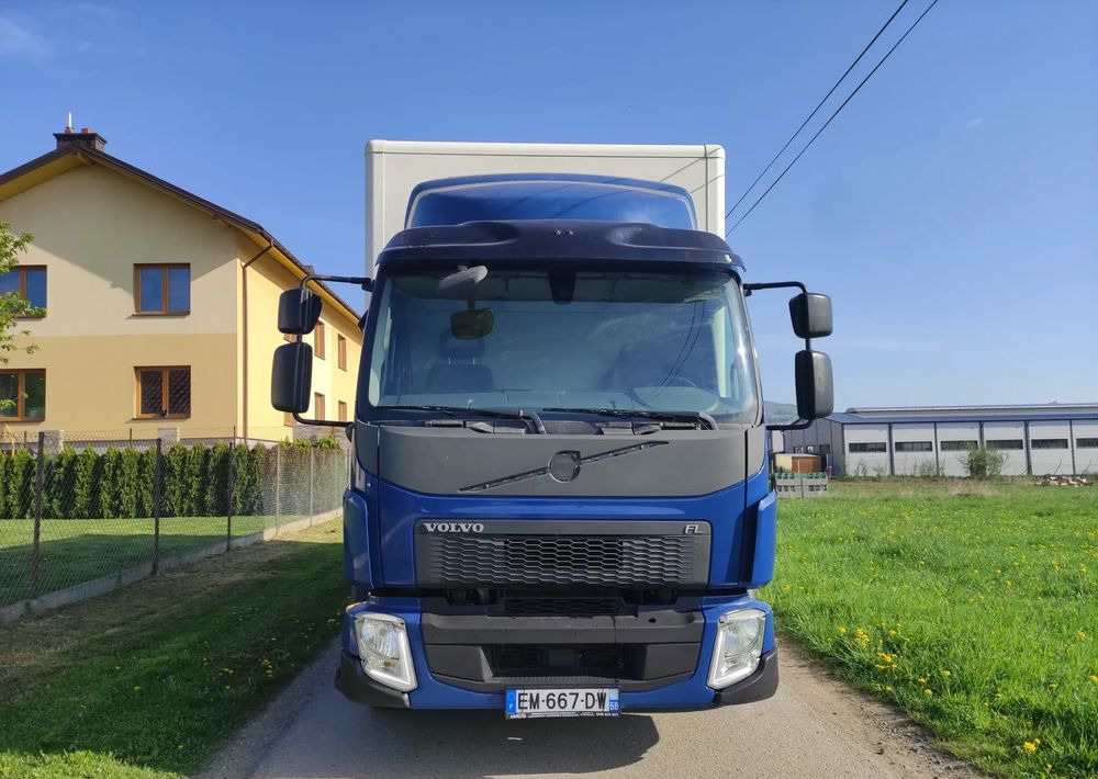 Volvo FL 12.240 klima blokada kontener 18 pal kurierka - Kasti veoauto: pilt 4 Volvo FL 12.240 klima blokada kontener 18 pal kurierka - Kasti veoauto: pilt 4