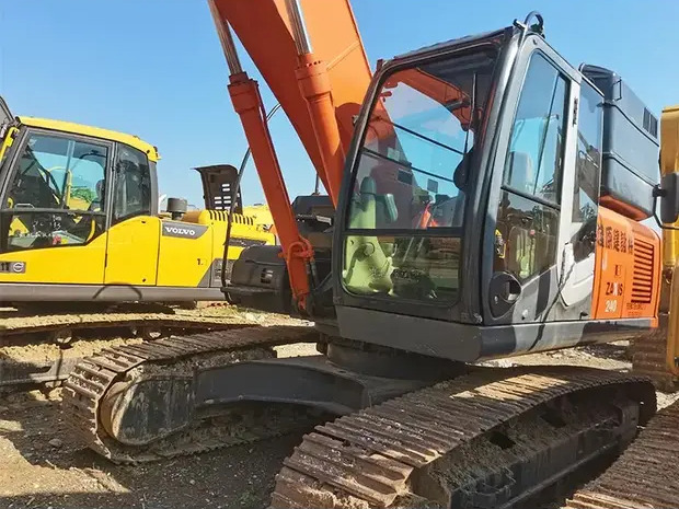 2022 Hitachi ZX240 - Lintekskavaator: pilt 4 2022 Hitachi ZX240 - Lintekskavaator: pilt 4