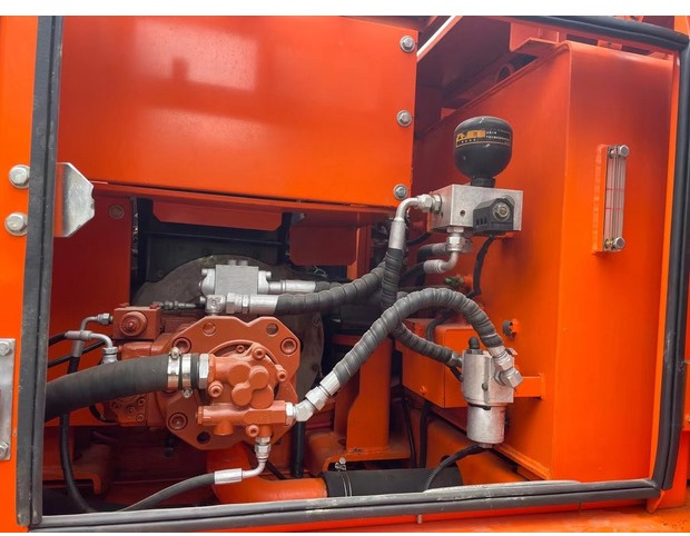 2023 Doosan DH150 - Lintekskavaator: pilt 4 2023 Doosan DH150 - Lintekskavaator: pilt 4