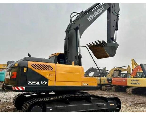 2023 Hyundai R225 - Lintekskavaator: pilt 1 2023 Hyundai R225 - Lintekskavaator: pilt 1