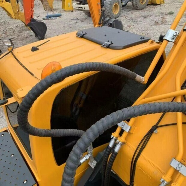 Lintekskavaator 2023 Hyundai R305: pilt 16