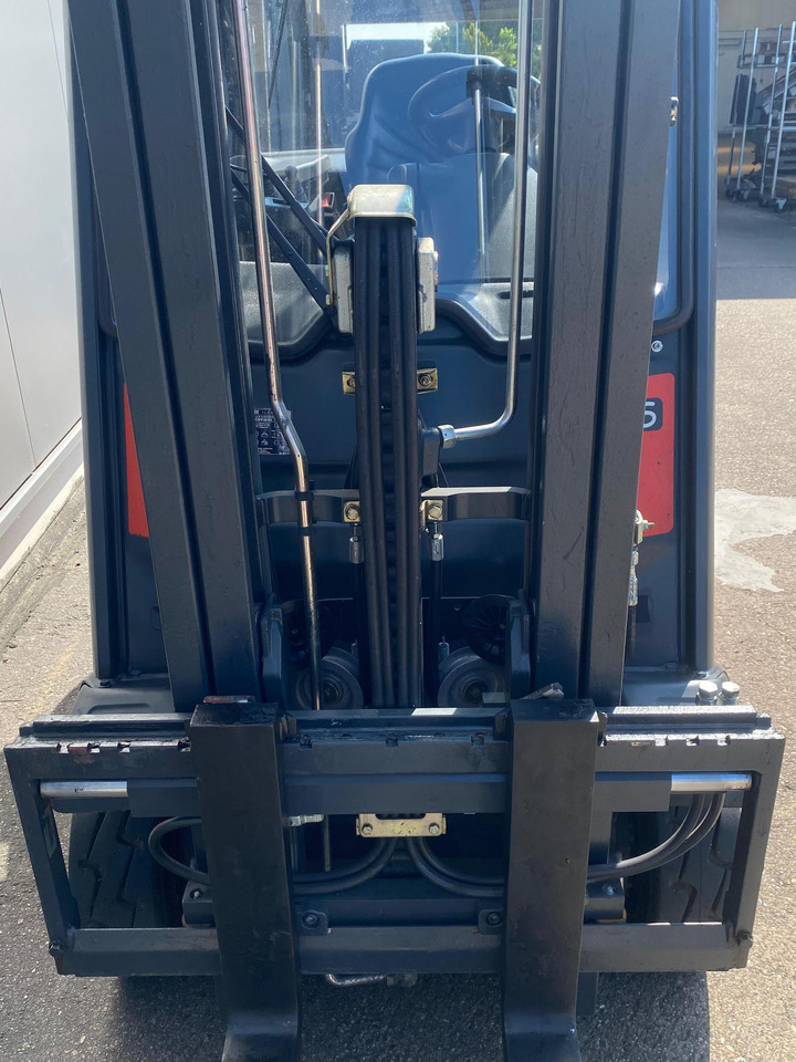 Linde Linde H 16 T - 2.575 h - Seitenschieber - - Gaasitõstuk: pilt 4 Linde Linde H 16 T - 2.575 h - Seitenschieber - - Gaasitõstuk: pilt 4