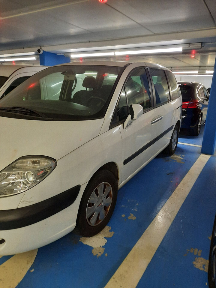 VÉHICULE CITROEN C8 - 1 ER MAIN -128344 KM - ANNEE 2004 - DIESEL - CLUTCH TO CHANGE - PNEUS AV A CHANGER - BATTERIE HS - Auto: pilt 1 VÉHICULE CITROEN C8 - 1 ER MAIN -128344 KM - ANNEE 2004 - DIESEL - CLUTCH TO CHANGE - PNEUS AV A CHANGER - BATTERIE HS - Auto: pilt 1