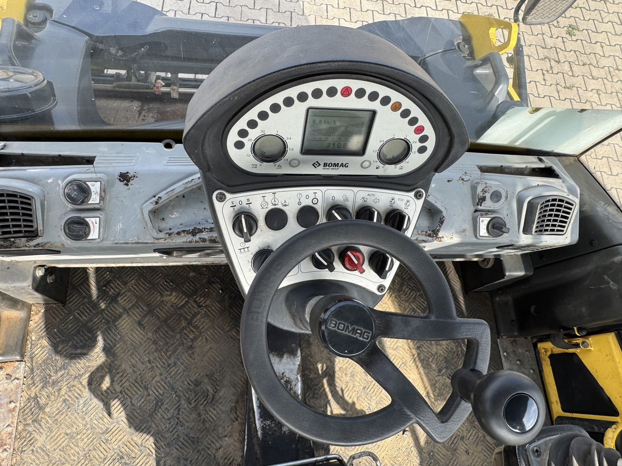 Bomag BW 151 AD-5 - Teerull: pilt 4 Bomag BW 151 AD-5 - Teerull: pilt 4
