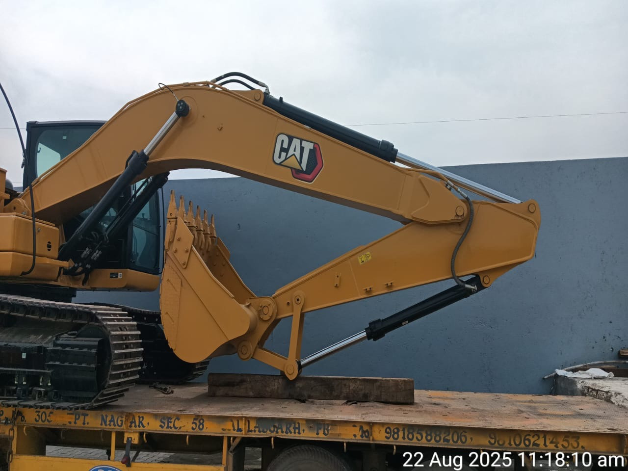 CATERPILLAR 323D3 - Ekskavaator: pilt 3 CATERPILLAR 323D3 - Ekskavaator: pilt 3