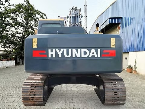 HYUNDAI R215 - Ekskavaator: pilt 2 HYUNDAI R215 - Ekskavaator: pilt 2