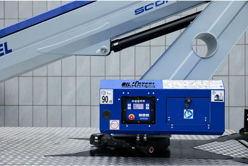 Oil & Steel Scorpion 18 Sobre IVECO DAILY 35S14 entre ejes 3750 mm - Platvorm: pilt 2 Oil & Steel Scorpion 18 Sobre IVECO DAILY 35S14 entre ejes 3750 mm - Platvorm: pilt 2